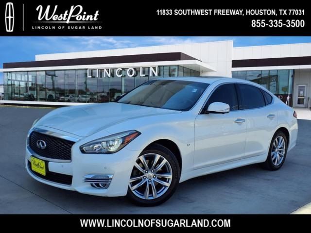 2015 INFINITI Q70 Base