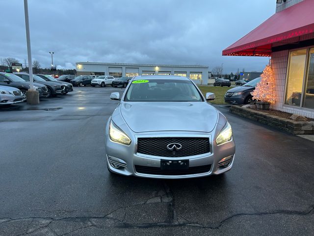 2015 INFINITI Q70 Base