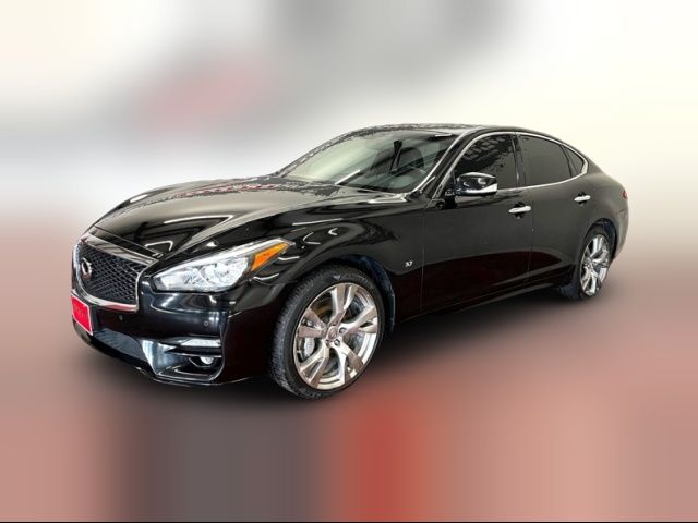 2015 INFINITI Q70 Base