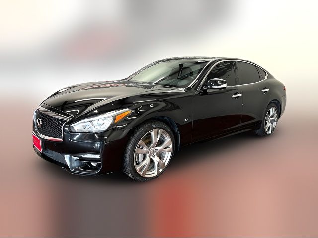 2015 INFINITI Q70 Base