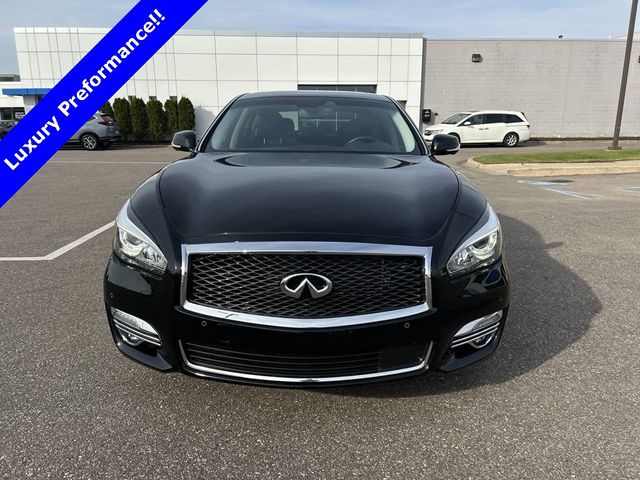 2015 INFINITI Q70 Base