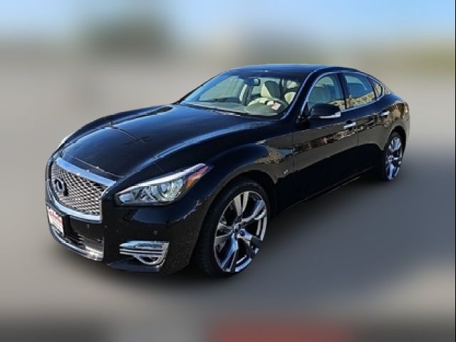 2015 INFINITI Q70 Base