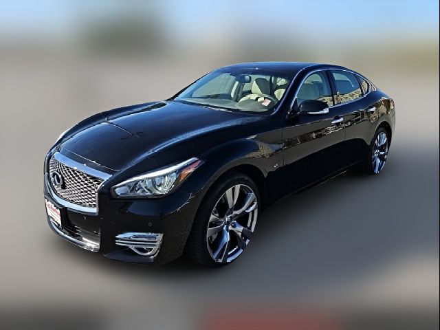 2015 INFINITI Q70 Base