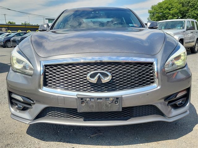 2015 INFINITI Q70 Base