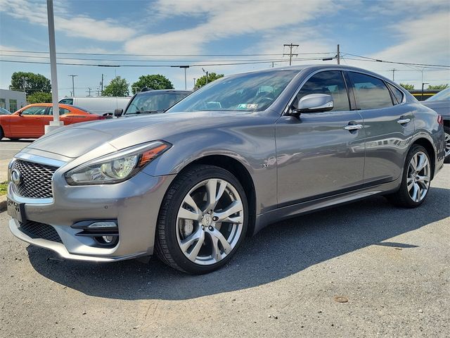 2015 INFINITI Q70 Base