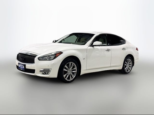 2015 INFINITI Q70 Base