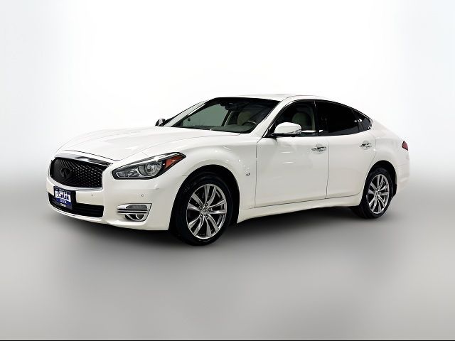 2015 INFINITI Q70 Base