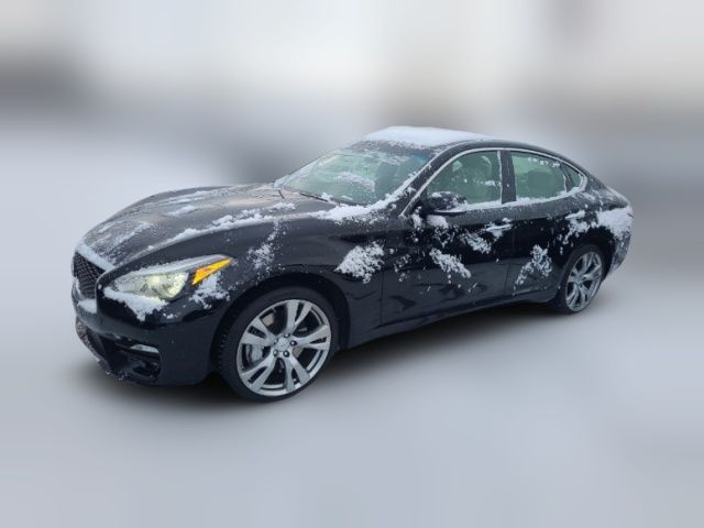 2015 INFINITI Q70 Base