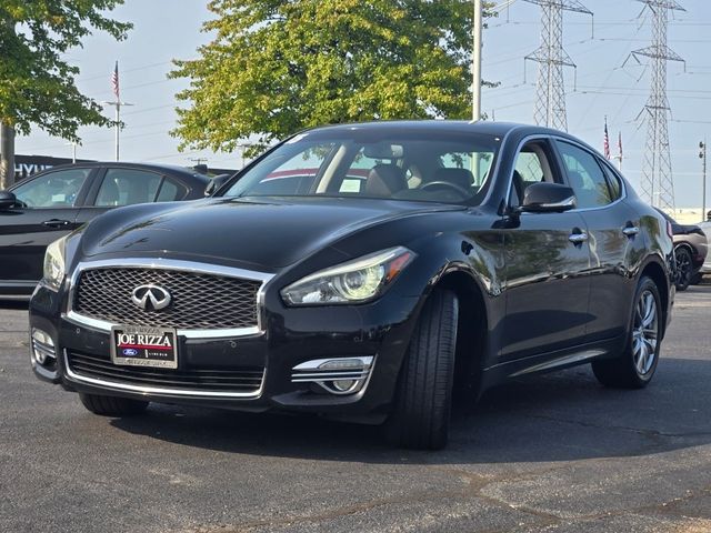 2015 INFINITI Q70 Base