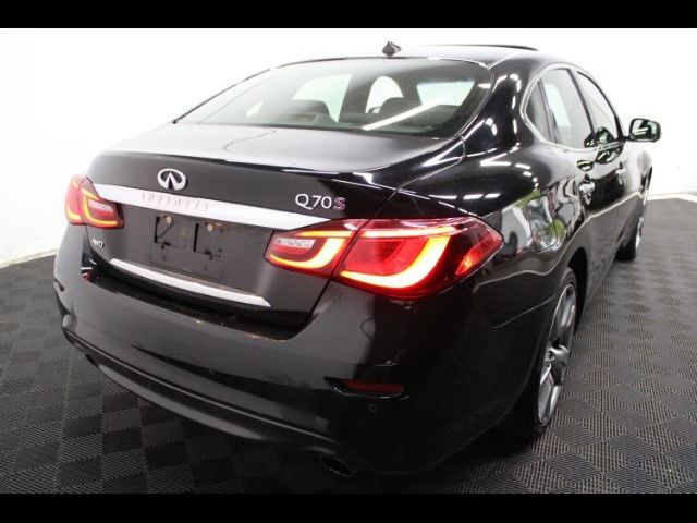 2015 INFINITI Q70 Base