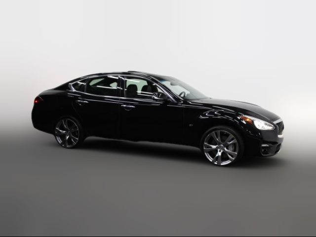 2015 INFINITI Q70 Base