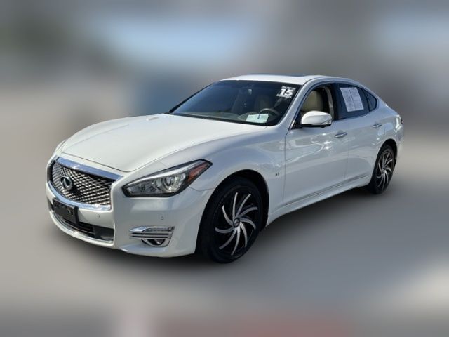 2015 INFINITI Q70 Base