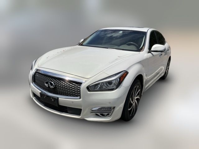 2015 INFINITI Q70 Base