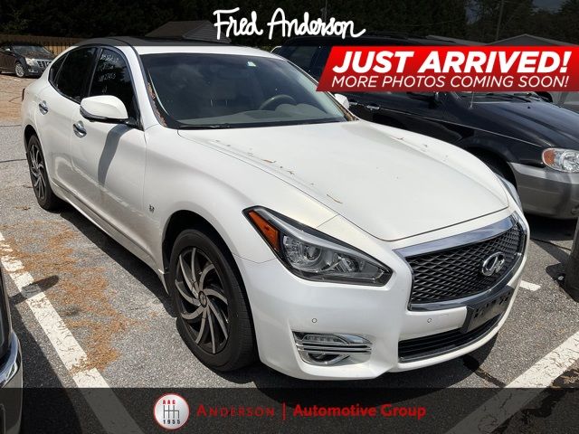 2015 INFINITI Q70 Base