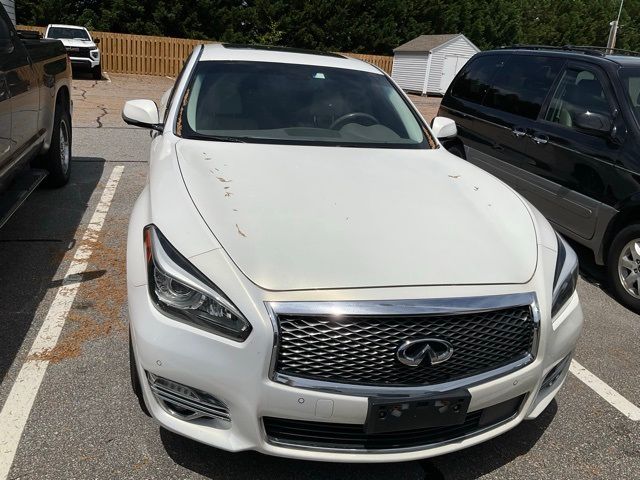 2015 INFINITI Q70 Base
