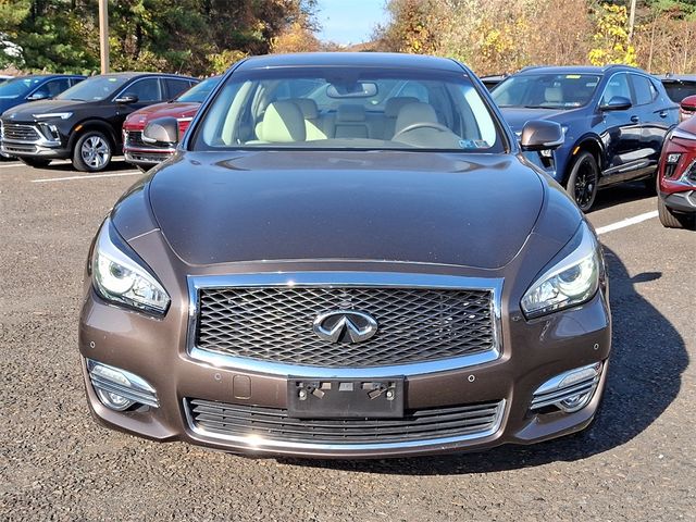 2015 INFINITI Q70 Base