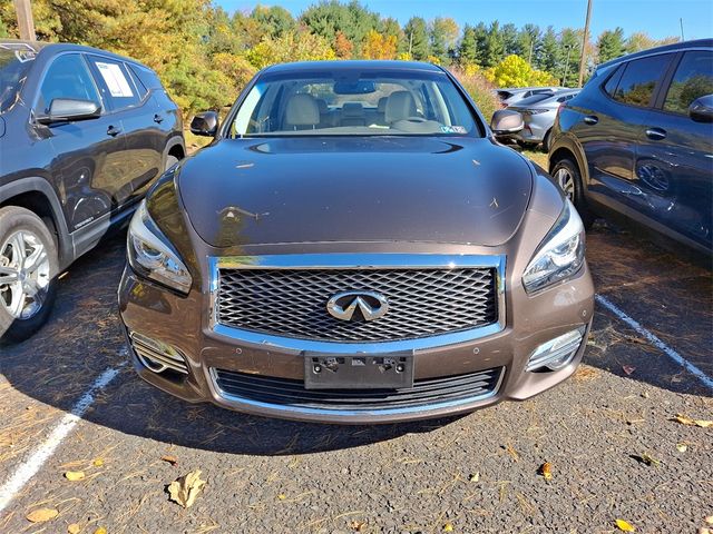 2015 INFINITI Q70 Base