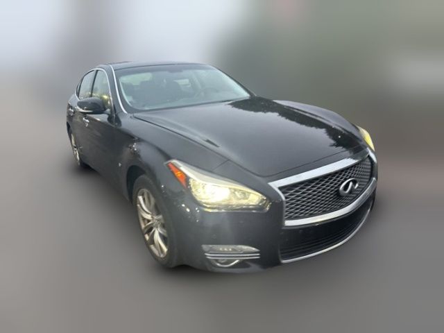 2015 INFINITI Q70 Base