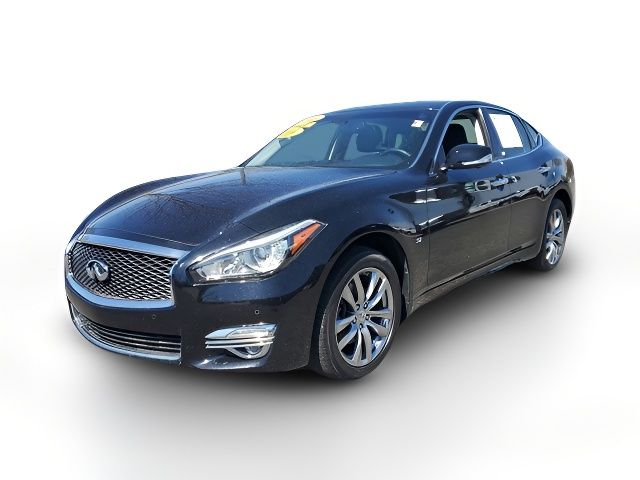 2015 INFINITI Q70 Base