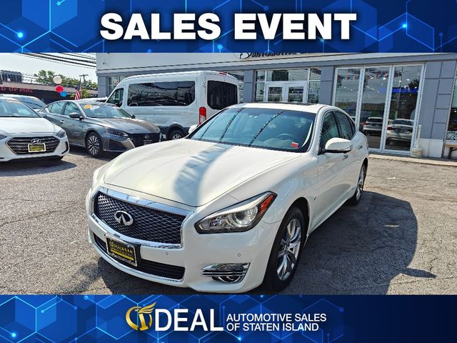 2015 INFINITI Q70 Base