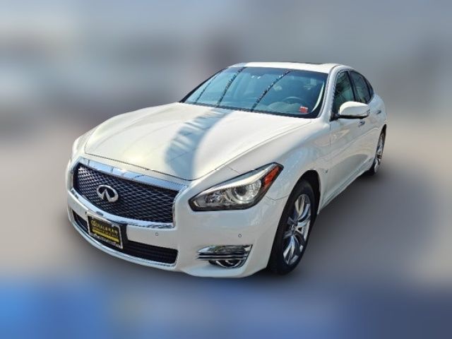 2015 INFINITI Q70 Base