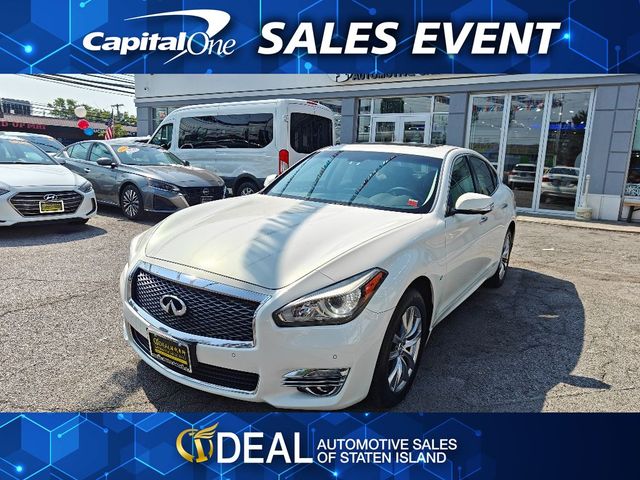 2015 INFINITI Q70 Base