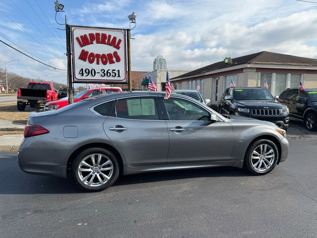 2015 INFINITI Q70 Base