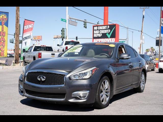 2015 INFINITI Q70 Base