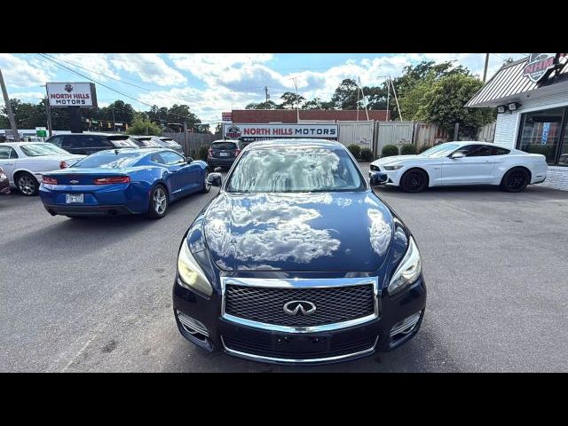2015 INFINITI Q70 Base