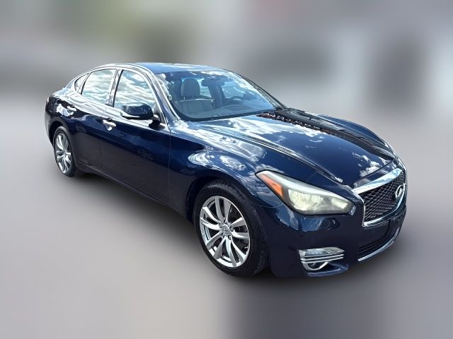 2015 INFINITI Q70 Base