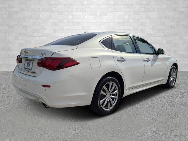 2015 INFINITI Q70 Base