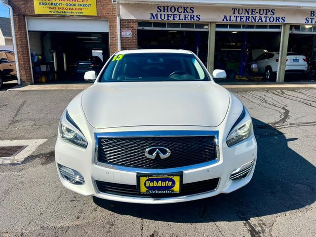 2015 INFINITI Q70 Base