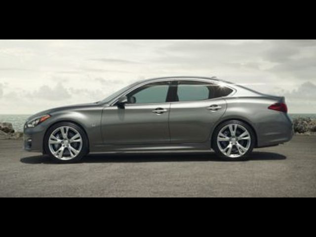 2015 INFINITI Q70 Base