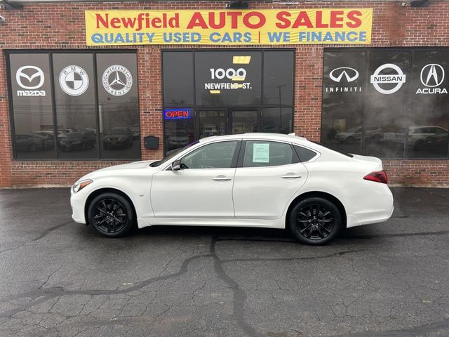 2015 INFINITI Q70 Base