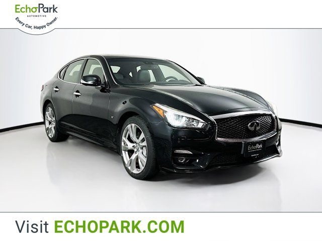 2015 INFINITI Q70 Base