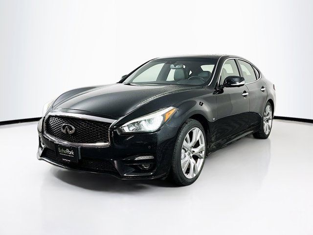 2015 INFINITI Q70 Base