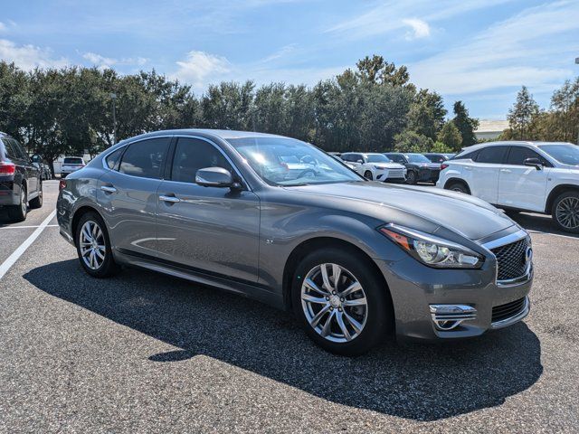 2015 INFINITI Q70 Base