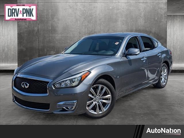 2015 INFINITI Q70 Base