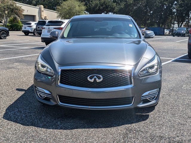 2015 INFINITI Q70 Base