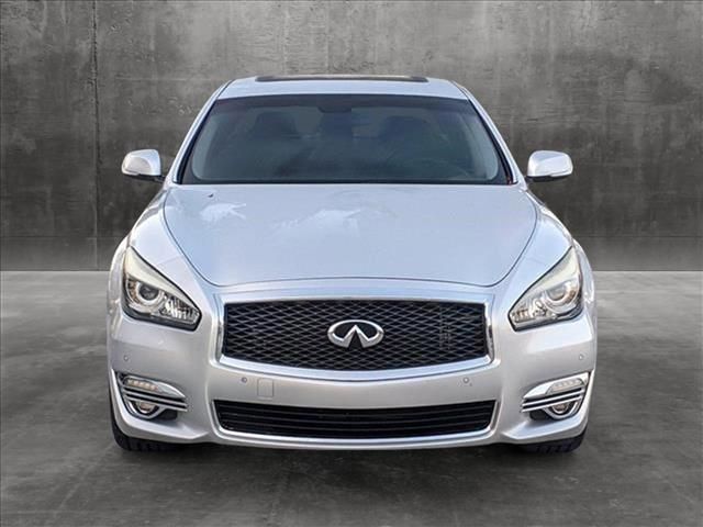 2015 INFINITI Q70 Base