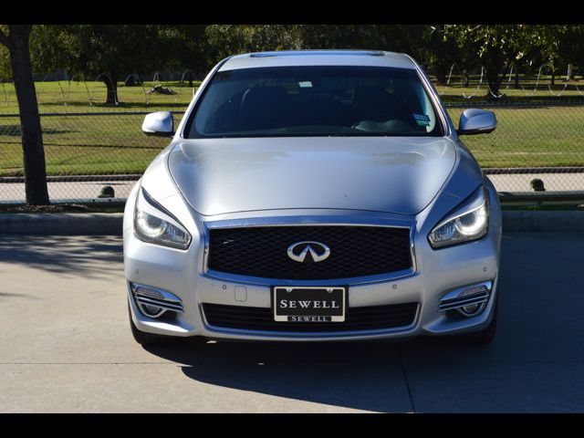 2015 INFINITI Q70 Base