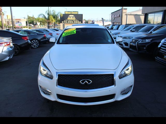 2015 INFINITI Q70 Base