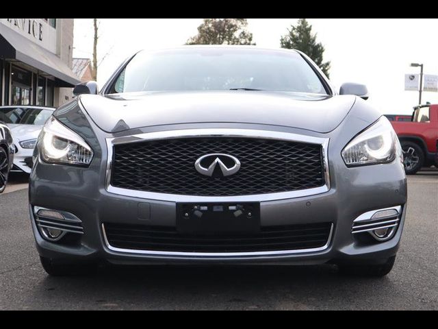 2015 INFINITI Q70 Base