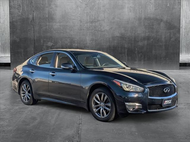 2015 INFINITI Q70 Base