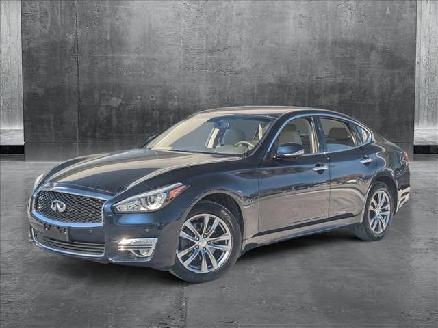 2015 INFINITI Q70 Base