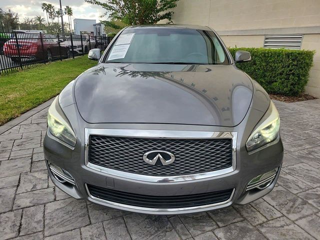 2015 INFINITI Q70 Base