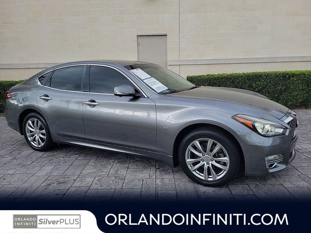 2015 INFINITI Q70 Base