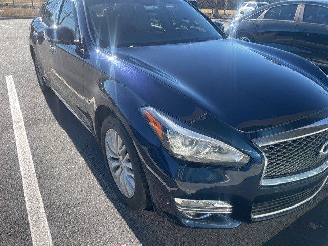 2015 INFINITI Q70L Base