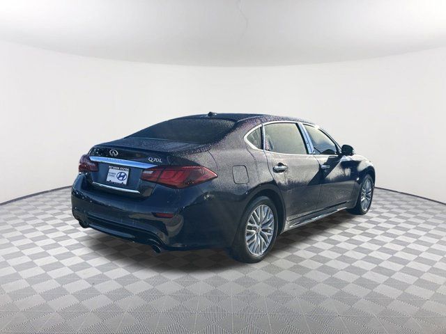 2015 INFINITI Q70L Base