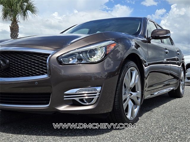 2015 INFINITI Q70L Base